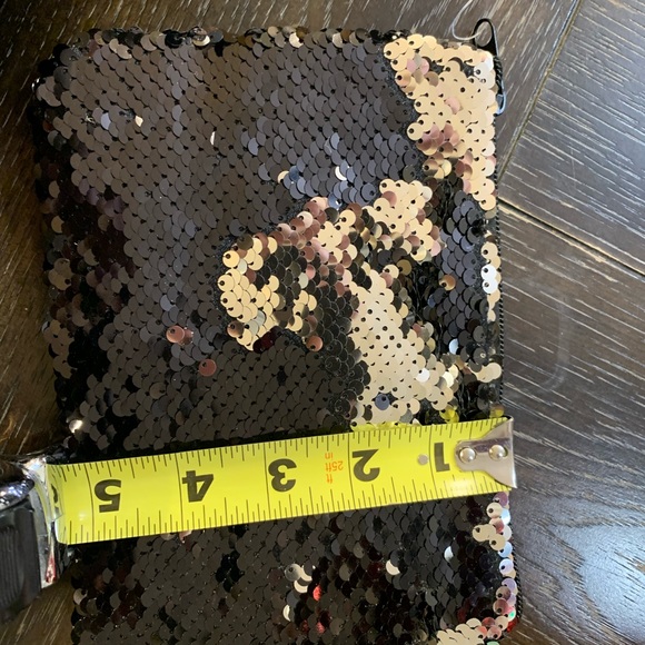 NWT AE make up bag with reversible sequins - Picture 5 of 5